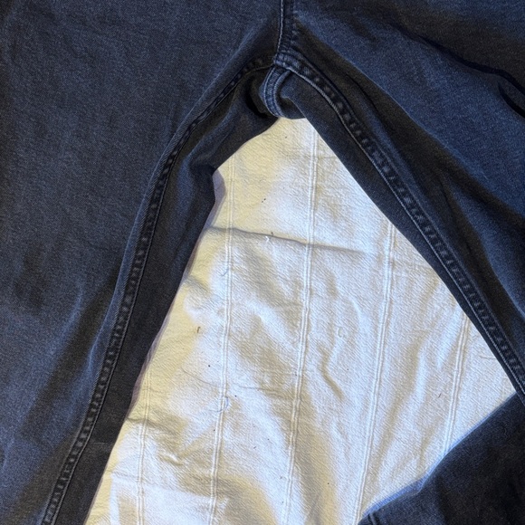 Everlane Women's Curvy Cheeky Jeans in Black - Picture 3 of 5